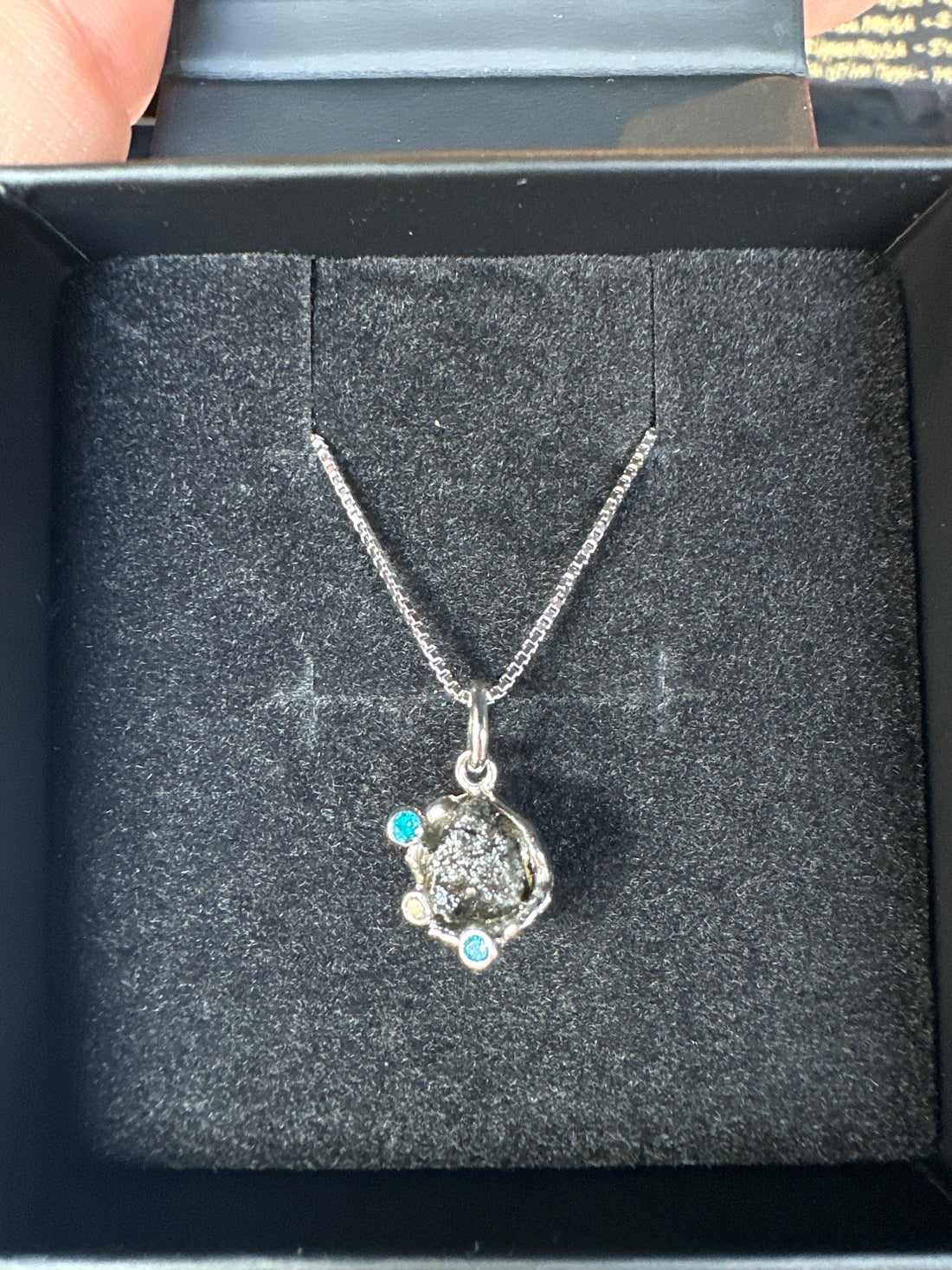 Sign necklace Pi m/cz