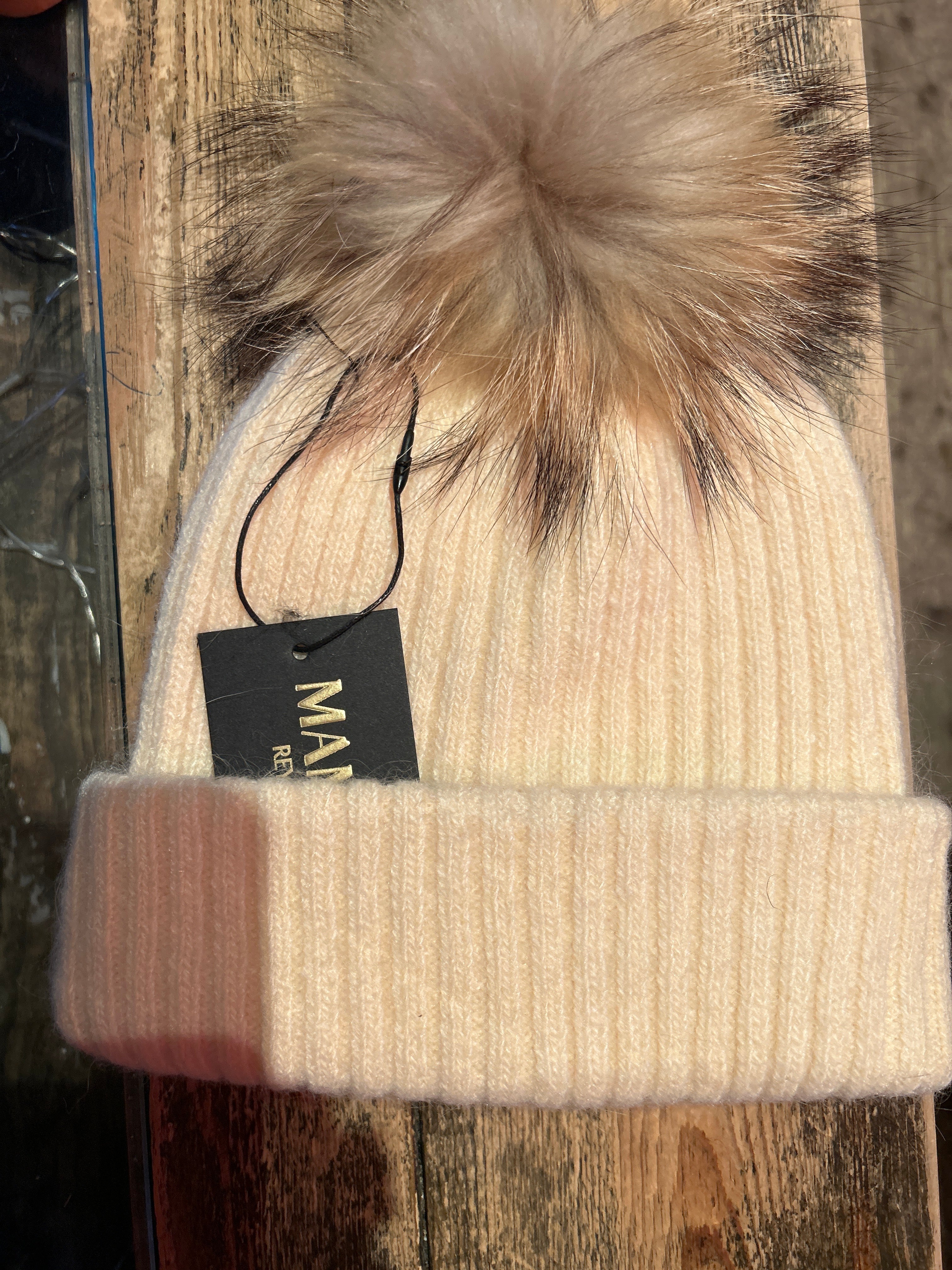 The Laufey Hat Mamma Reykjavík