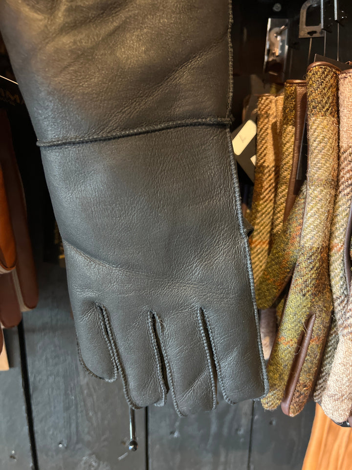 Ermi - Black Lamb Gloves - Mamma Reykjavík