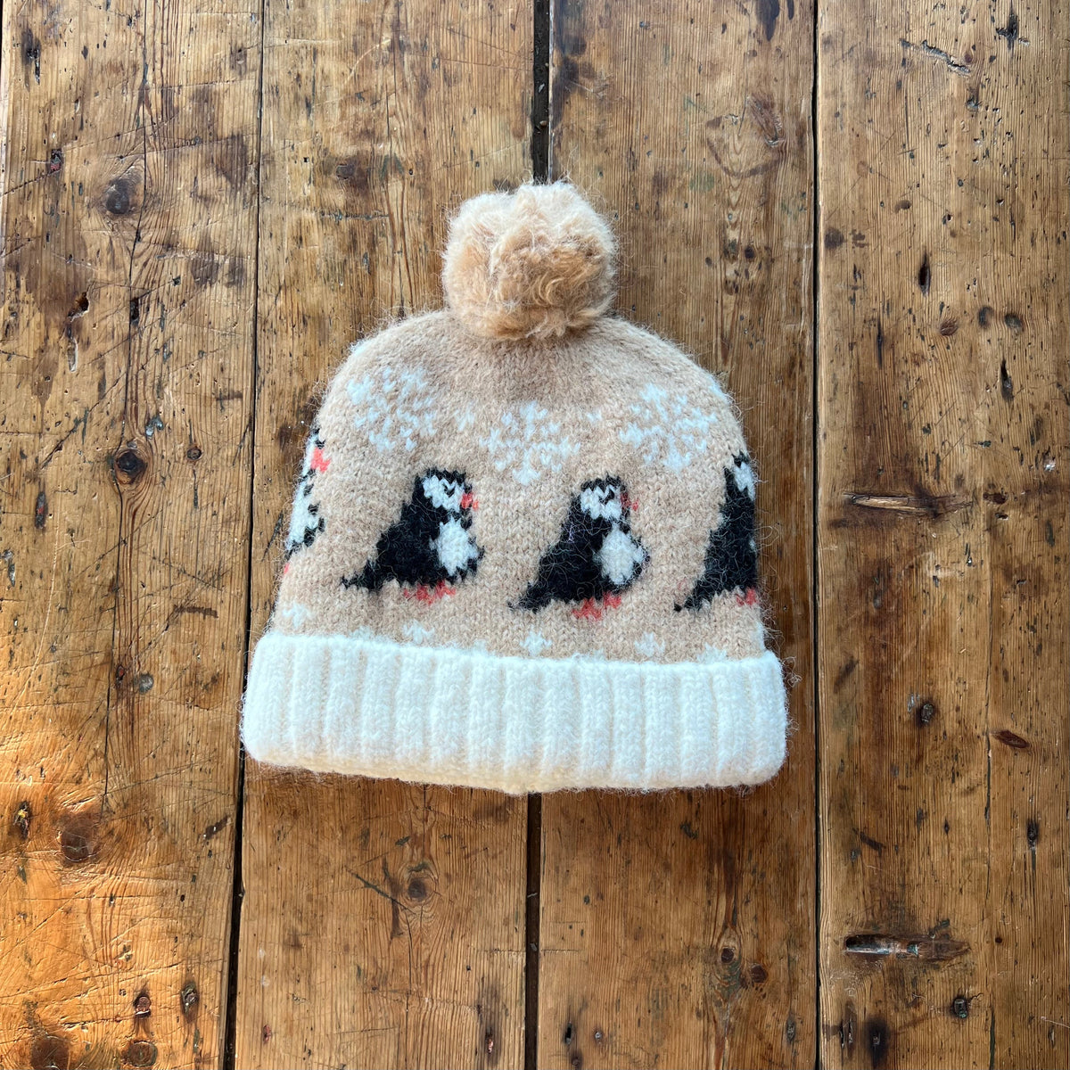 Foss Hat The Wool Puffin Hat - Mamma Reykjavík – Seljalandsfoss Shop & Food